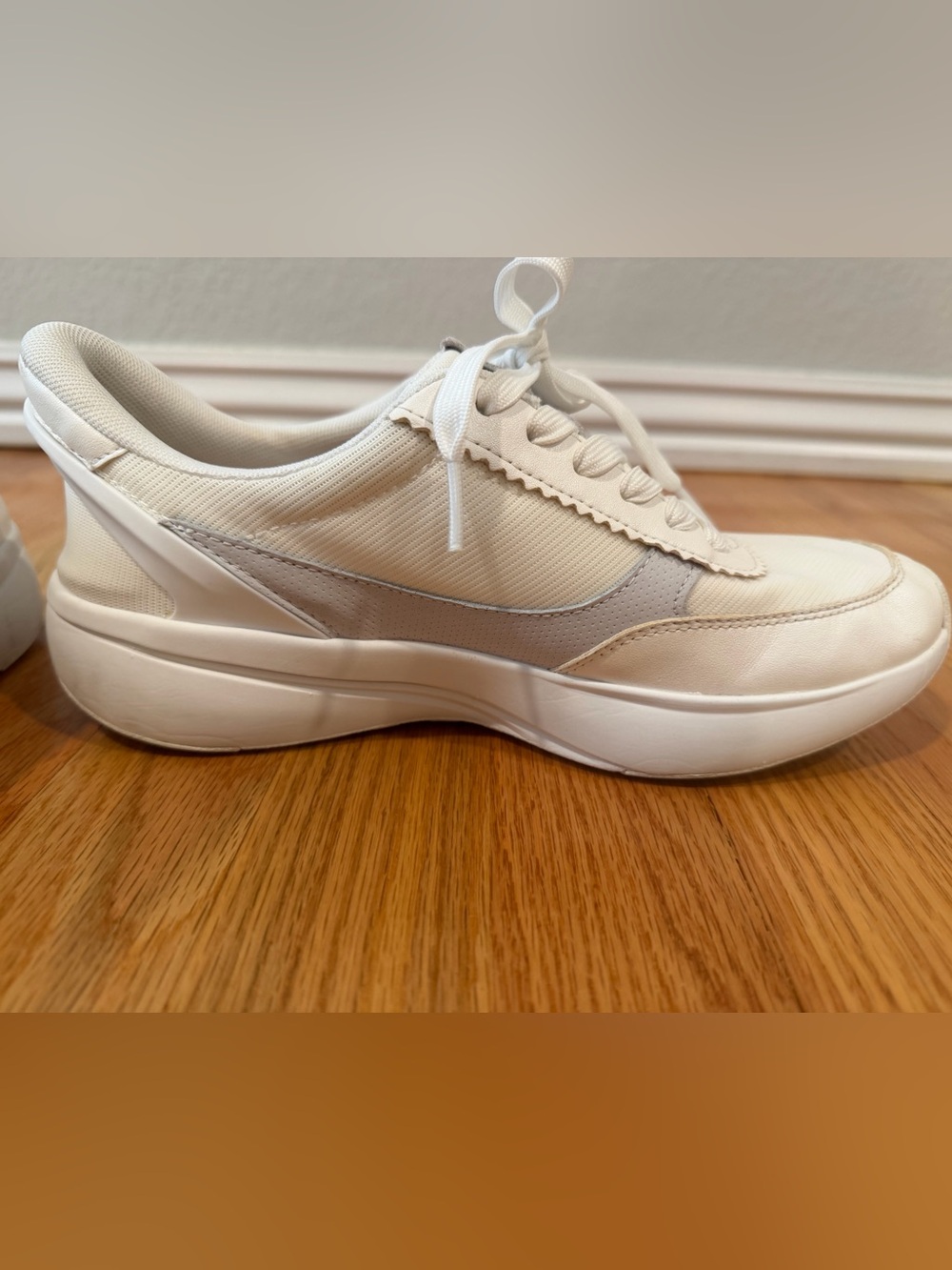 Kizik Prague Hands Free Slip-On Sneakers White Women’s 8 - Picture 3 of 6